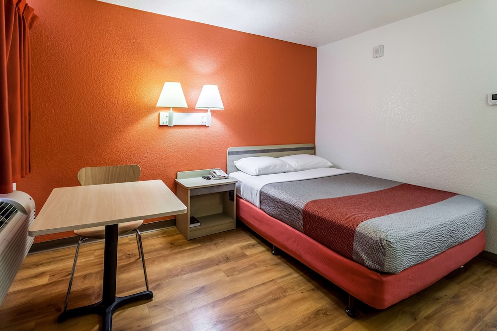 Motel6 Sacramento, CA - Downtown 28/60