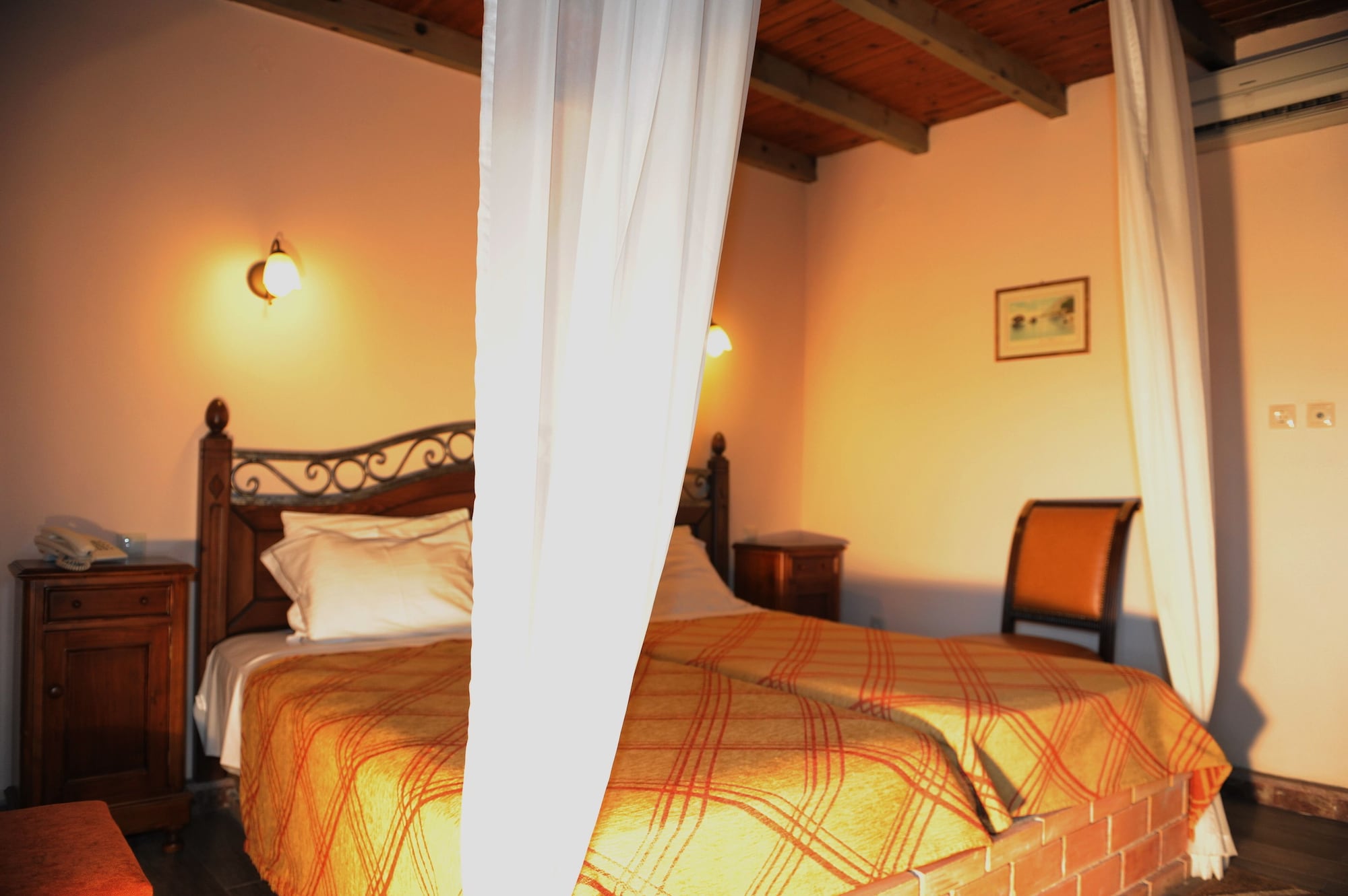 1 BEDROOM, FAMILY, MOUNTAIN VIEW, KITCHENETTE