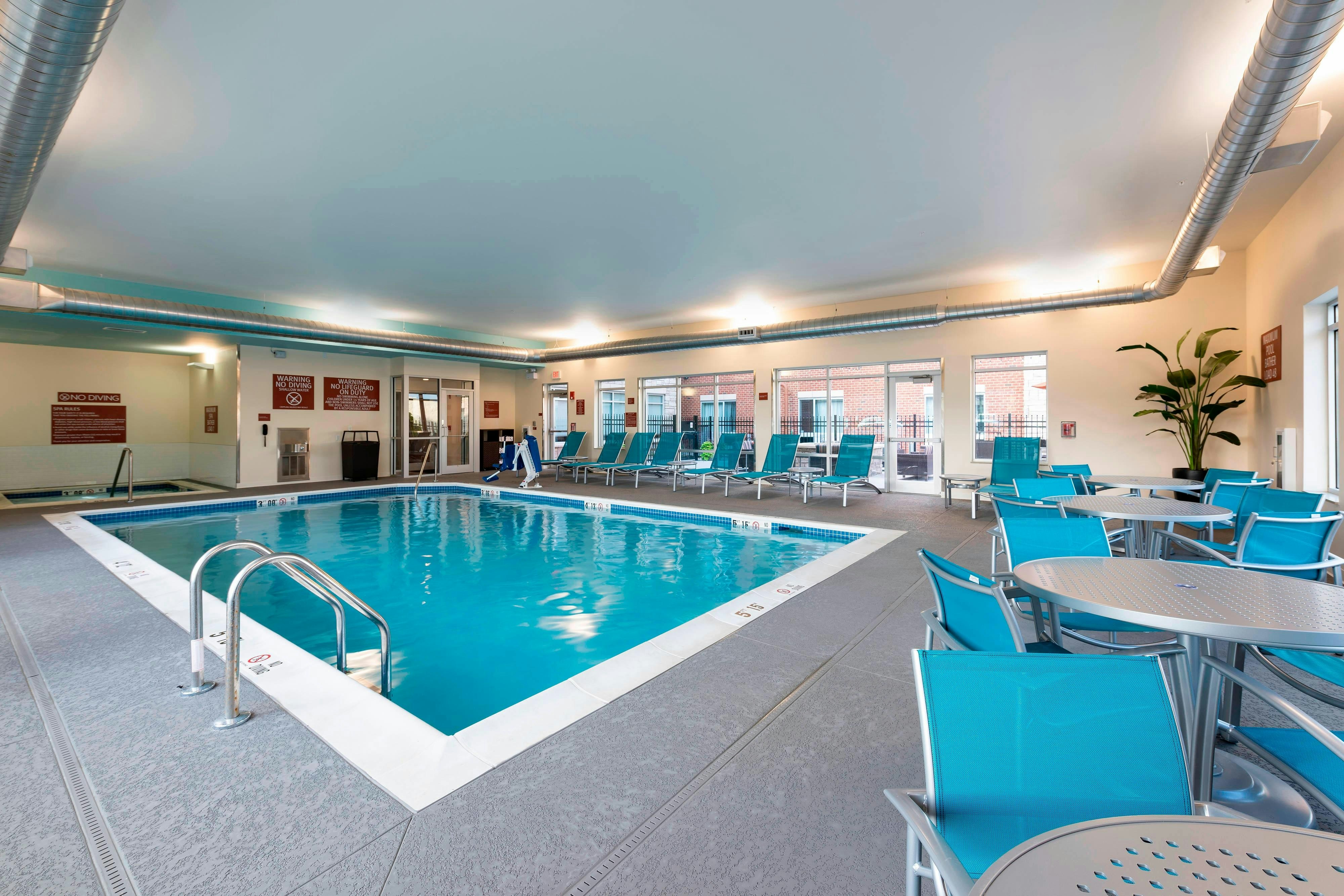 TownePlace Suites by Marriott Louisville North 40/40