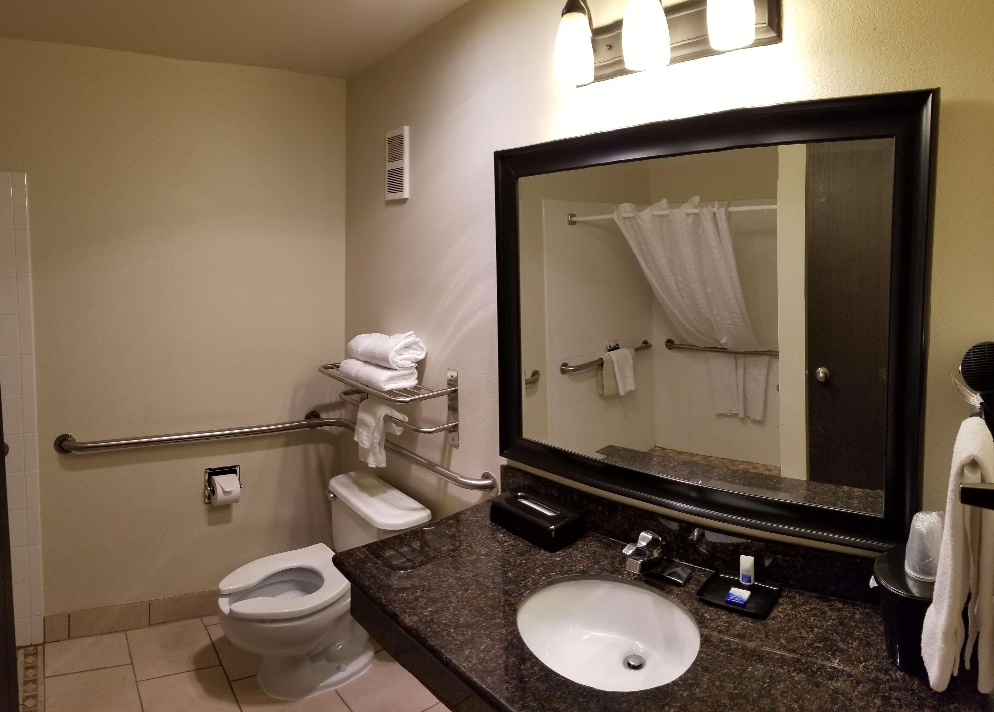 غرفة لذوي الإعاقة، Best Western Alderwood 2/2