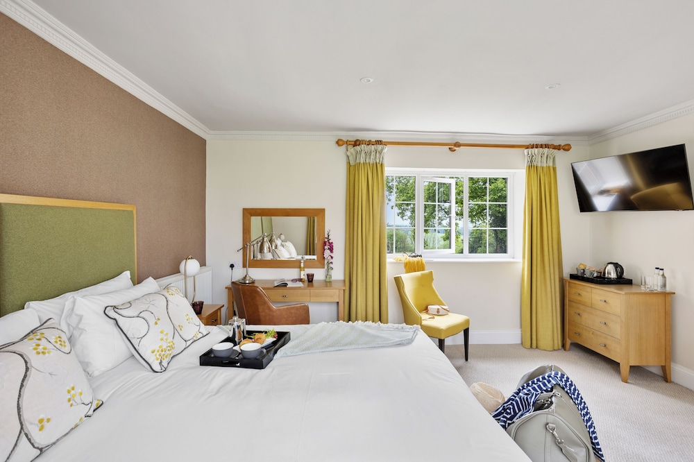 The Mole Resort 5/50