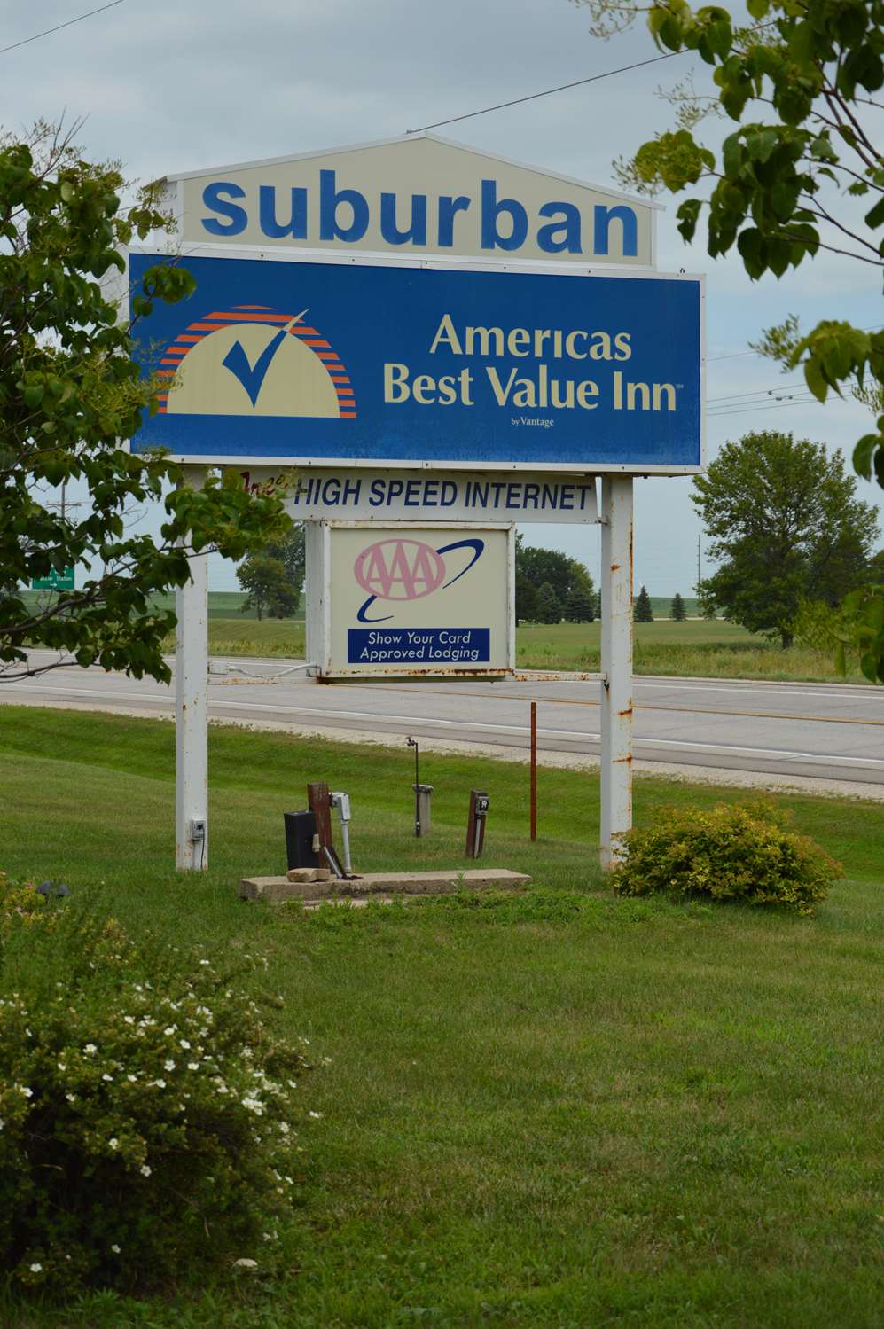 Americas Best Value Inn Suburban Motel 14/14