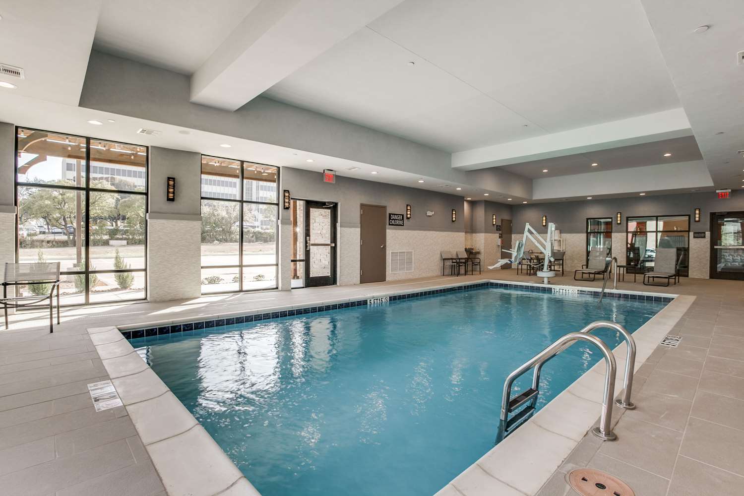 Hampton Inn & Suites North Dallas Central Expy 13/26