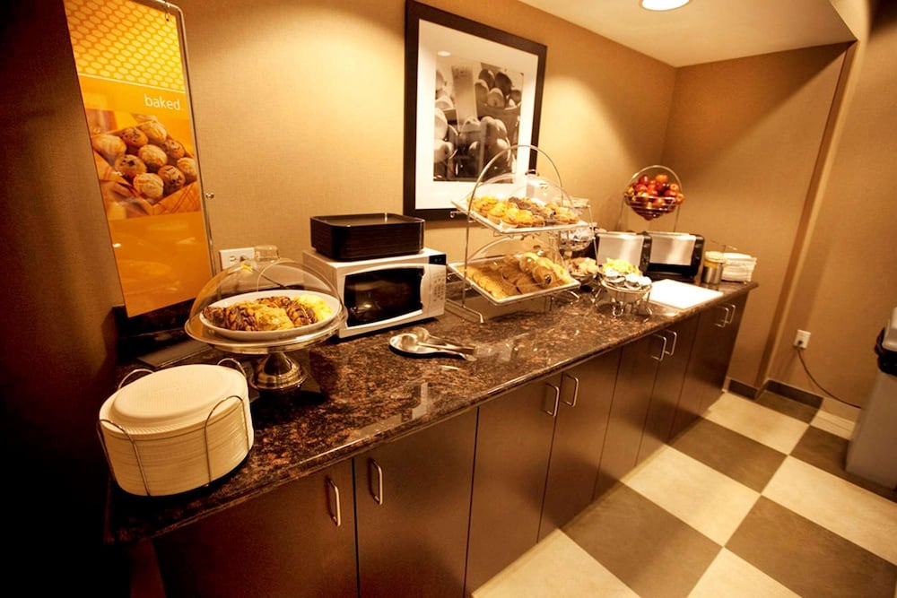 Hampton Inn And Suites Seattle Kent Wa 53/74