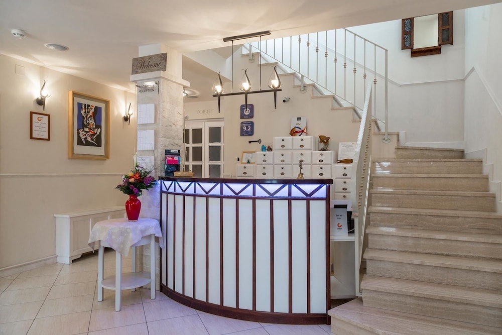 Grand Hotel Dramalj 5/50