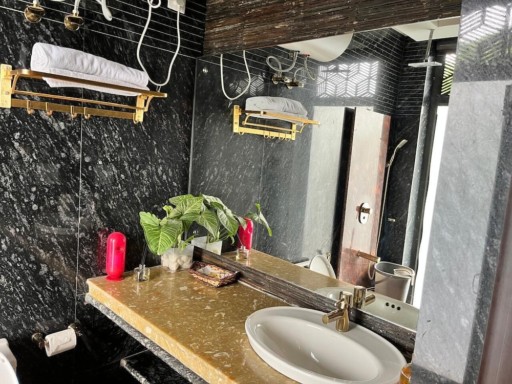 Hotel Stay At Green View 40/47