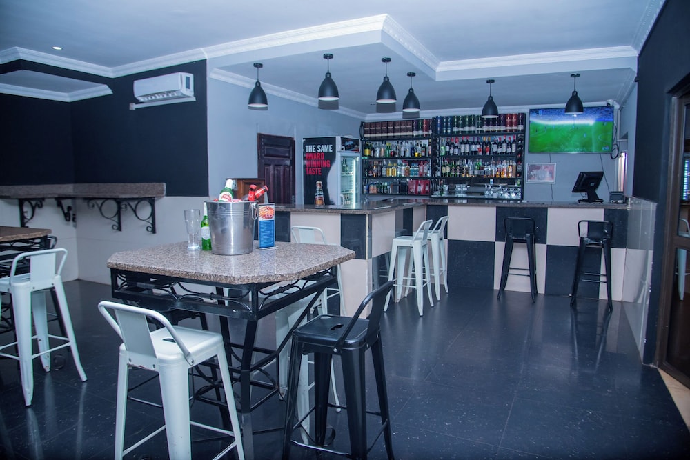 Mika Hotel 30/46