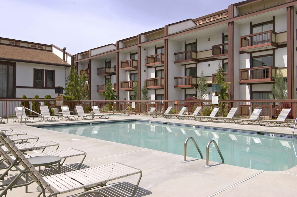 Red Lion Hotel Wenatchee City Center 4/28