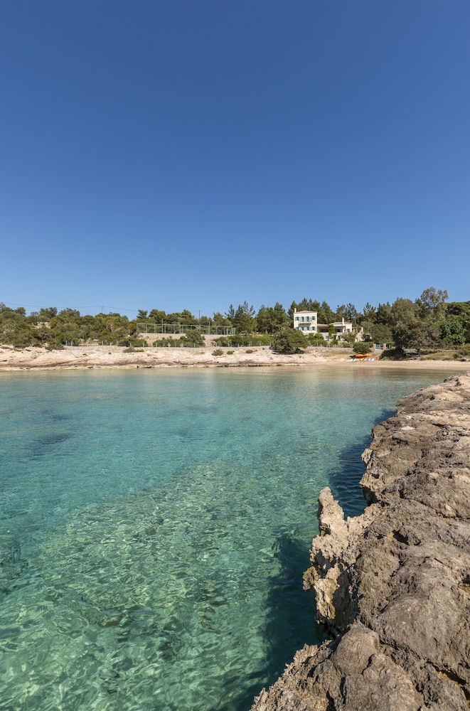 Electra Beachfront Villa 32/50