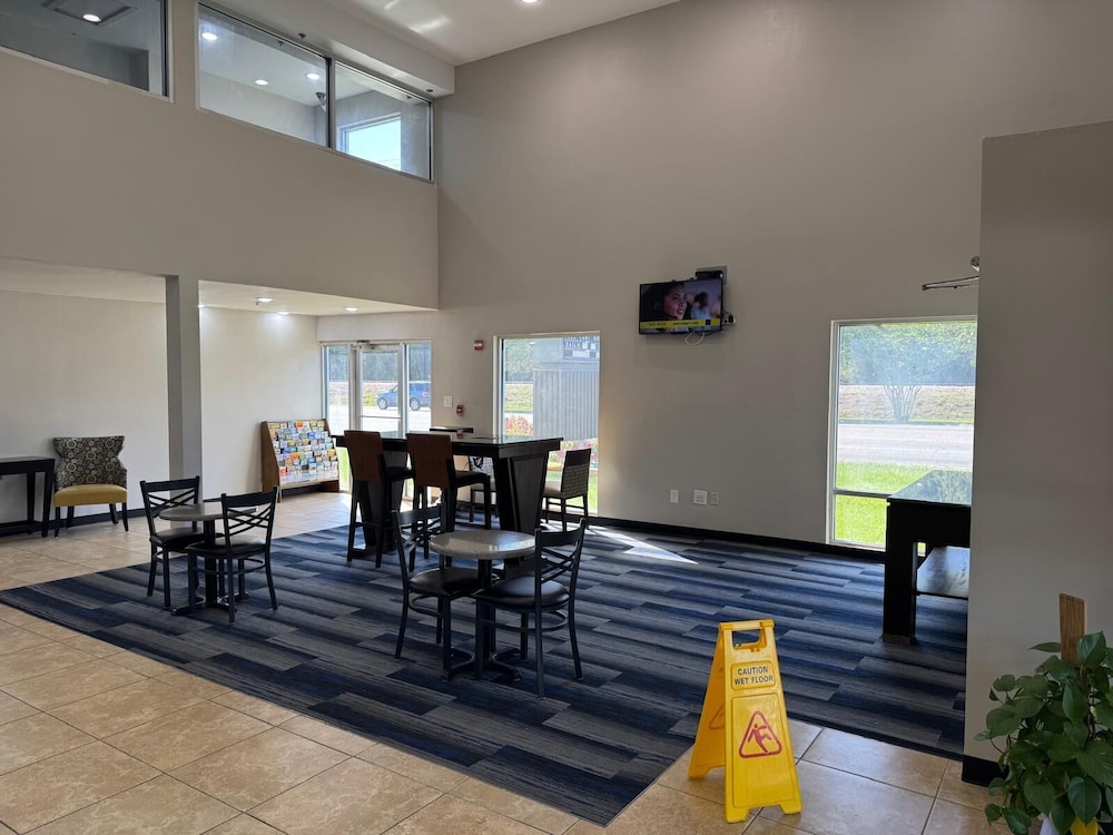 Executive Inn & Suites Baker 18/28