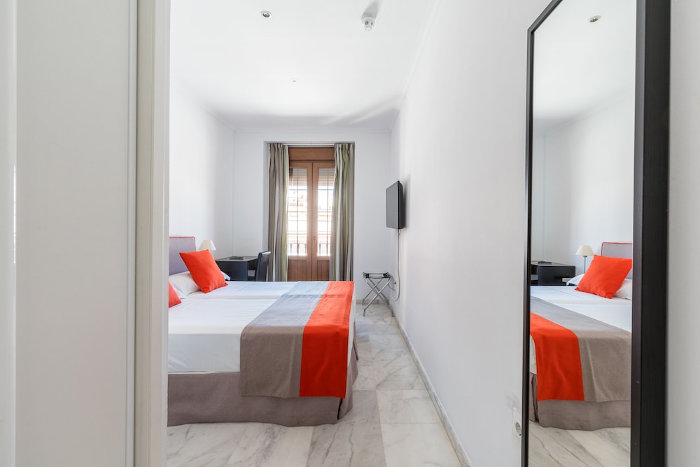 COOL SEVILLA HOTEL 18/60