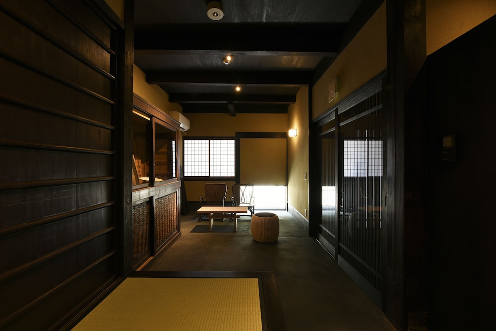 Kuraya Omiya-Shimabara 32/42