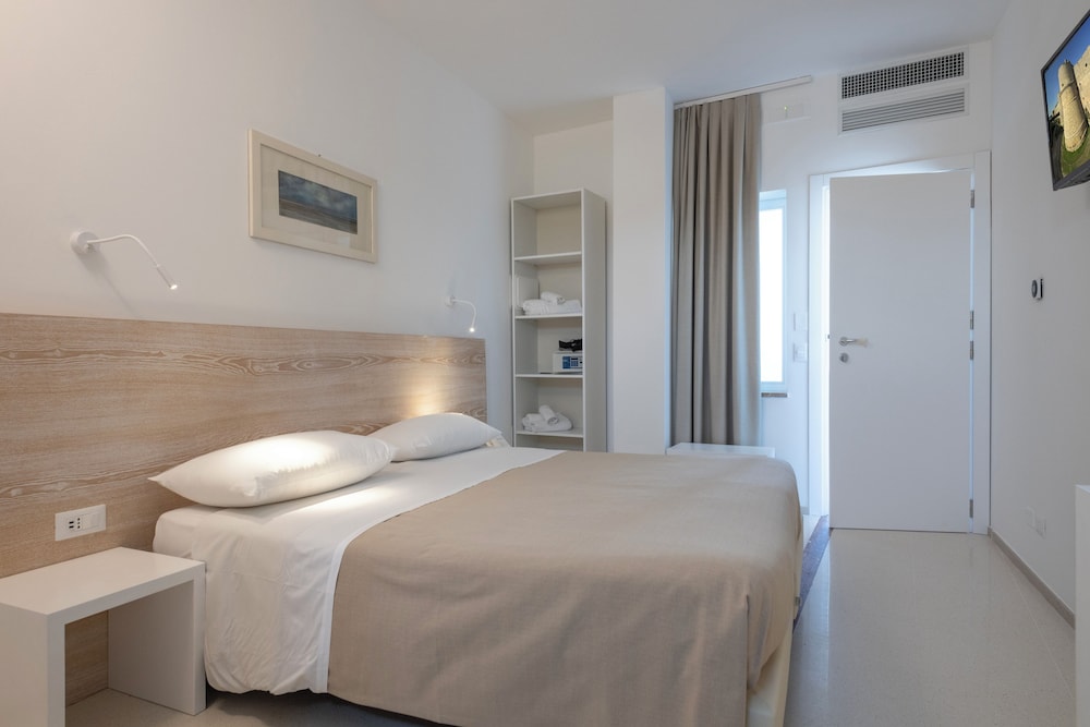 Hotel Albania 25/73