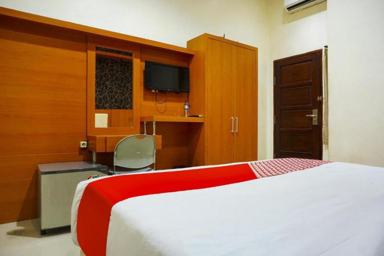 Hotel O near Mall Panakukang formerly Rika Hotel Makassar 17/30
