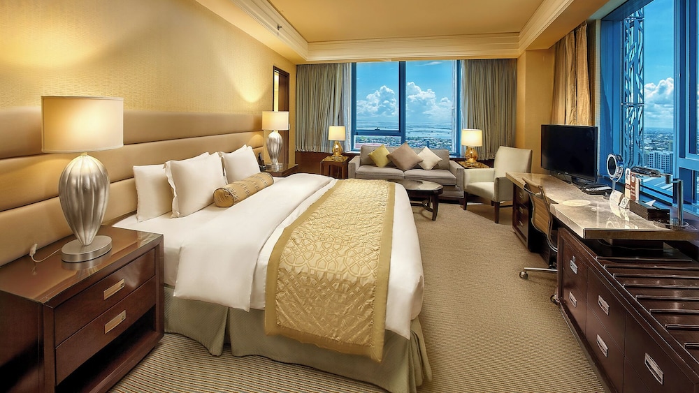 Signature, Club, Executive, Single, King Bed, Quest Plus Conference Center, Manila 2/3