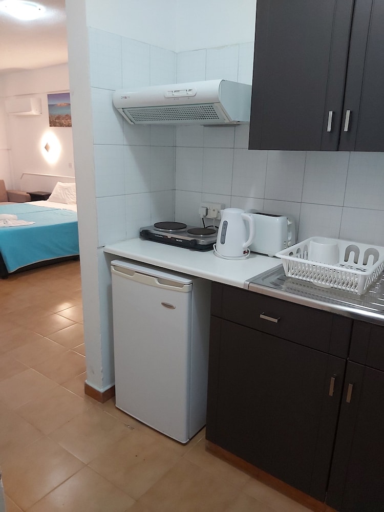 A. Maos Hotel Apartments 30/62