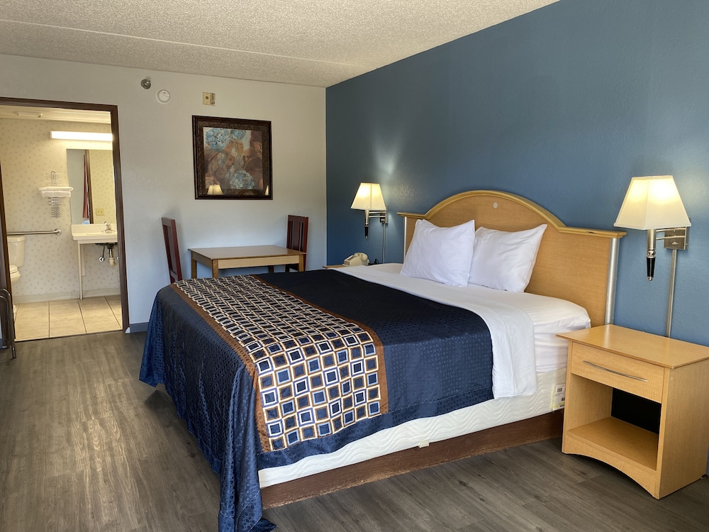 Econo Lodge Branson Theater District 6/40