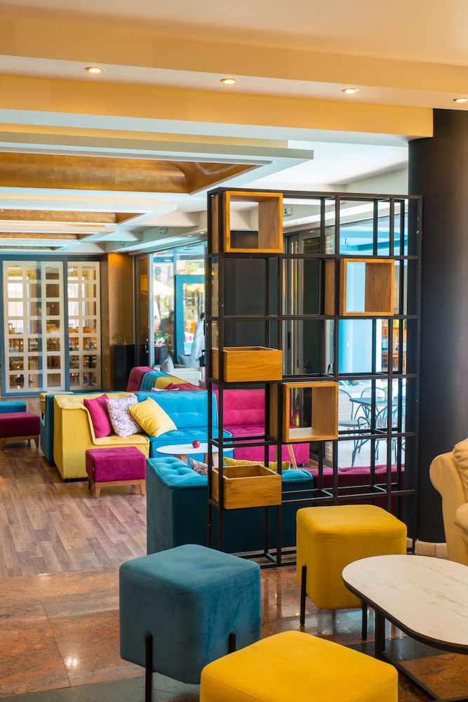 Mediterranean Resort Hotel 34/60