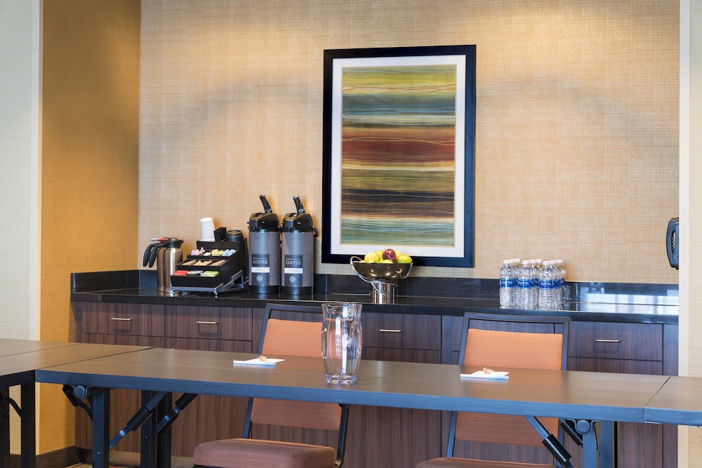 Fairfield Inn & Suites by Marriott Indianapolis Fishers 42/44