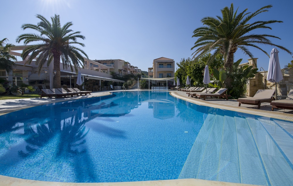 Isida Hotel 26/50