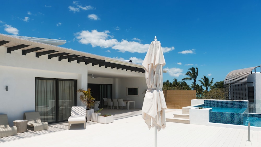 Cap Ouest by Horizon Holidays 6/74
