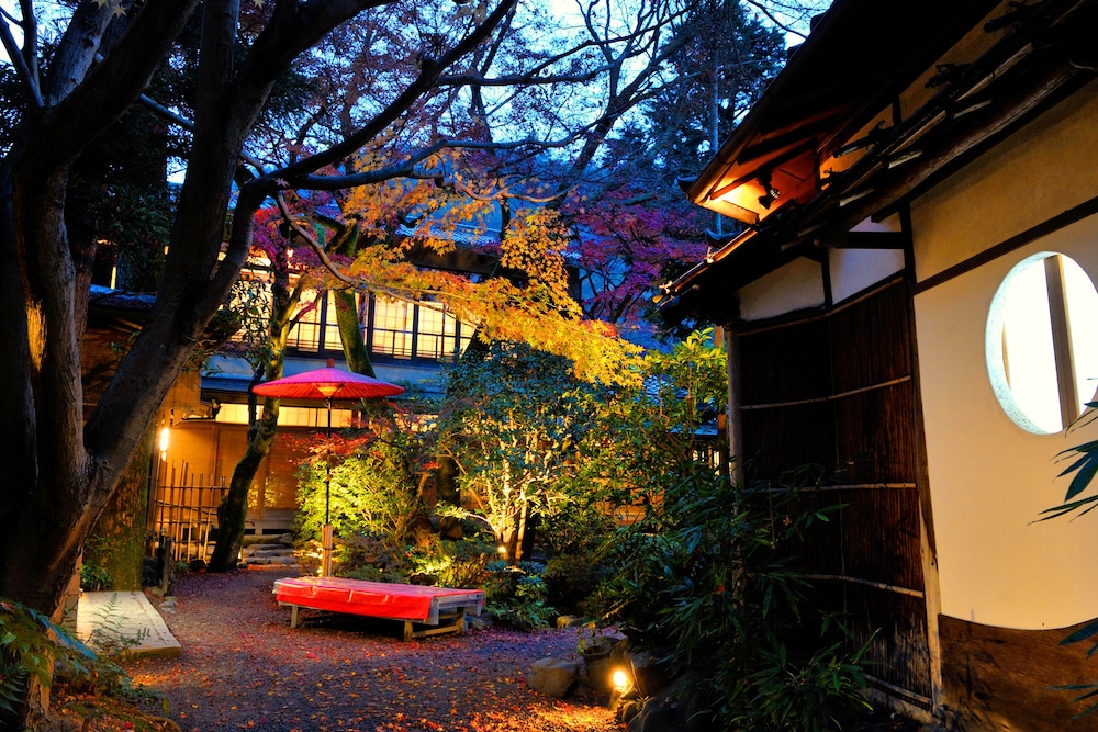 Heihachi Tea House Inn 8/40