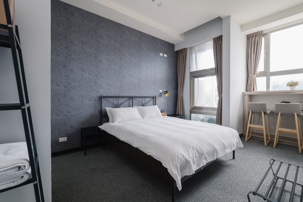 CJ Hotel 16/77