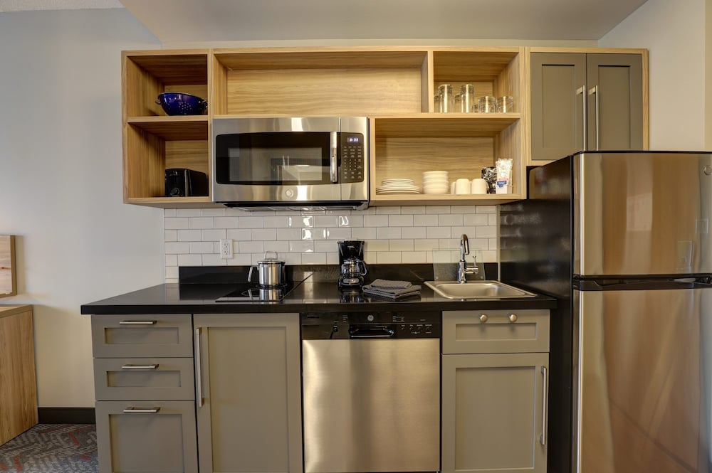 Candlewood Suites Kingston West 39/62