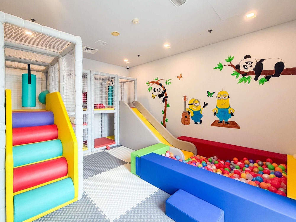 Novotel Dubai Al Barsha 66/74