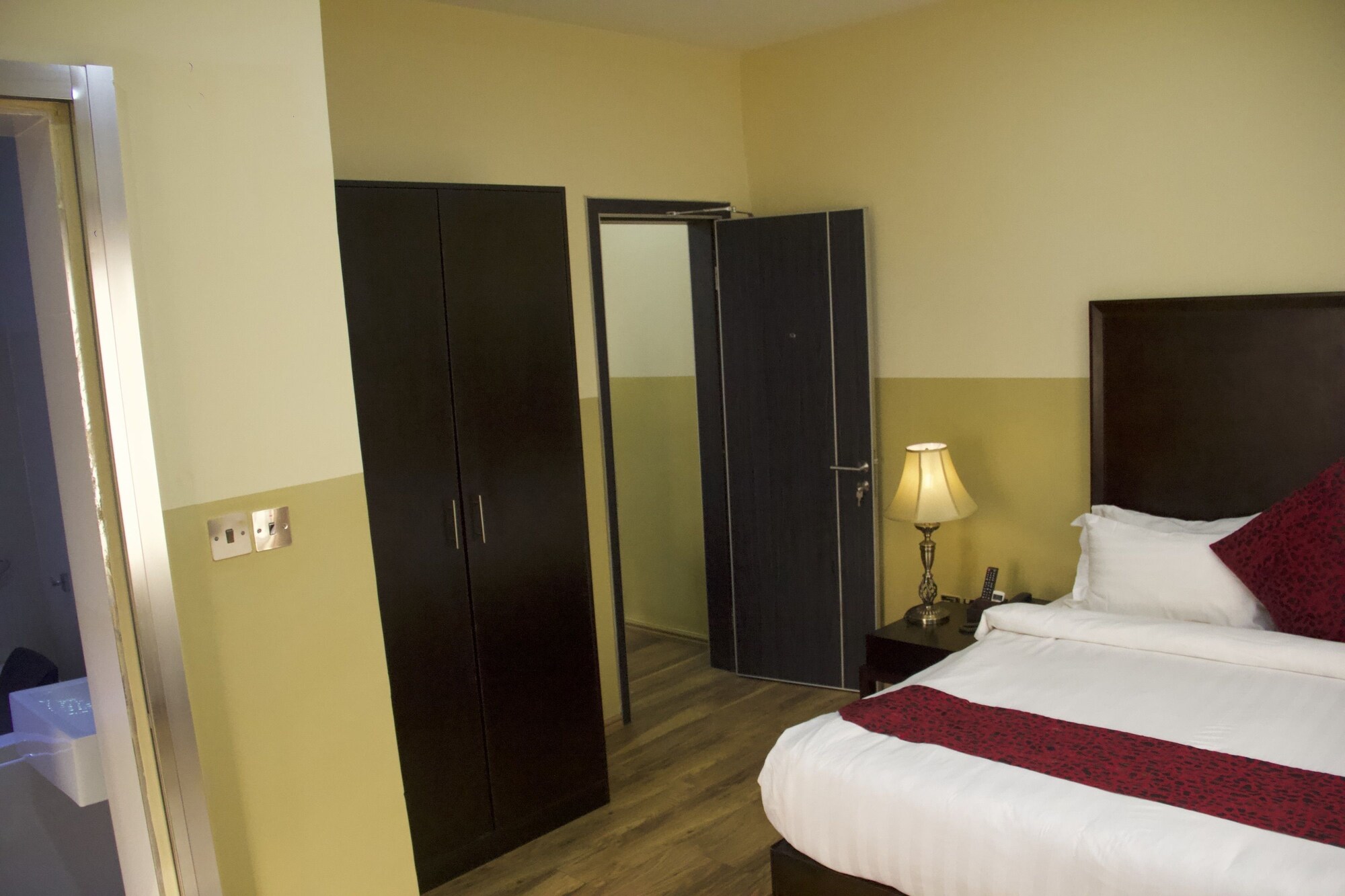 Sapphire, Suite, King Bed