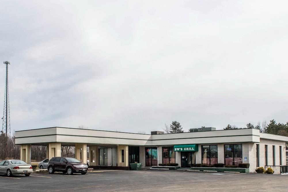 Quality Inn & Suites Fairview - Erie 1/46