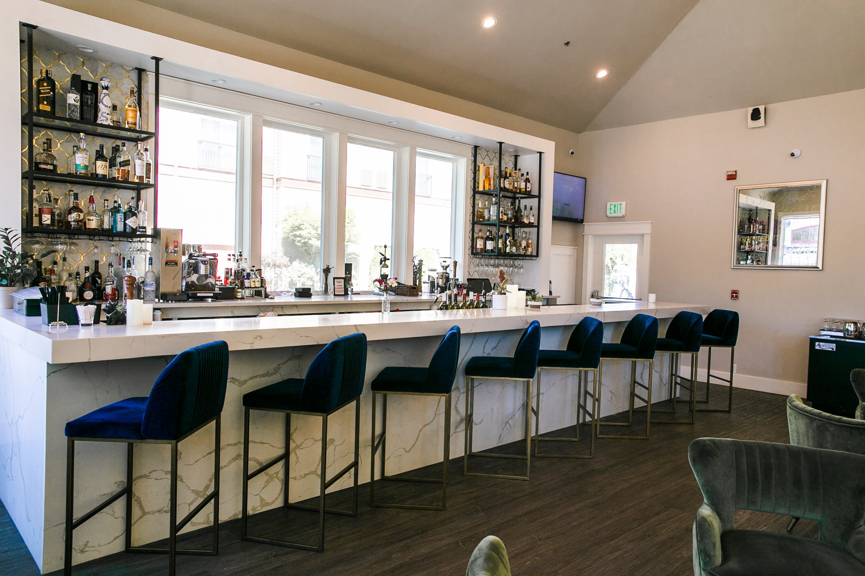 Majestic Inn & Spa 68/80