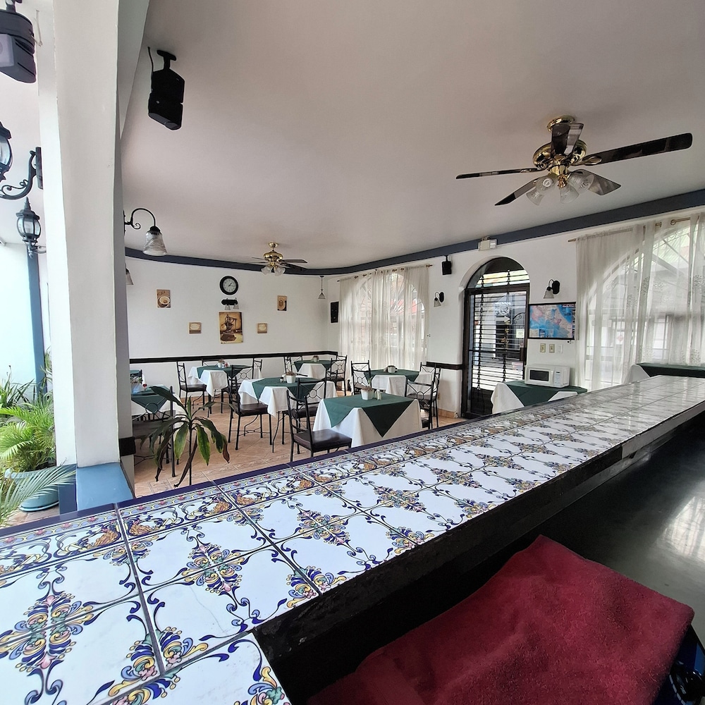 Hotel Casa Santo Tomas 32/58