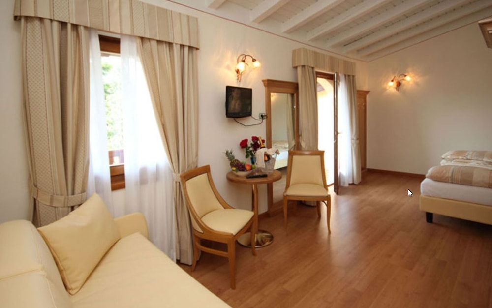 Hotel Pineta Campi 75/90