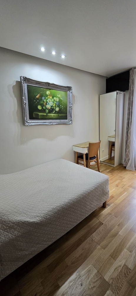 Standard, Double Bed, No Elevator، CAMELIA PRESTIGE - PLACE DE LA NATION 5/10