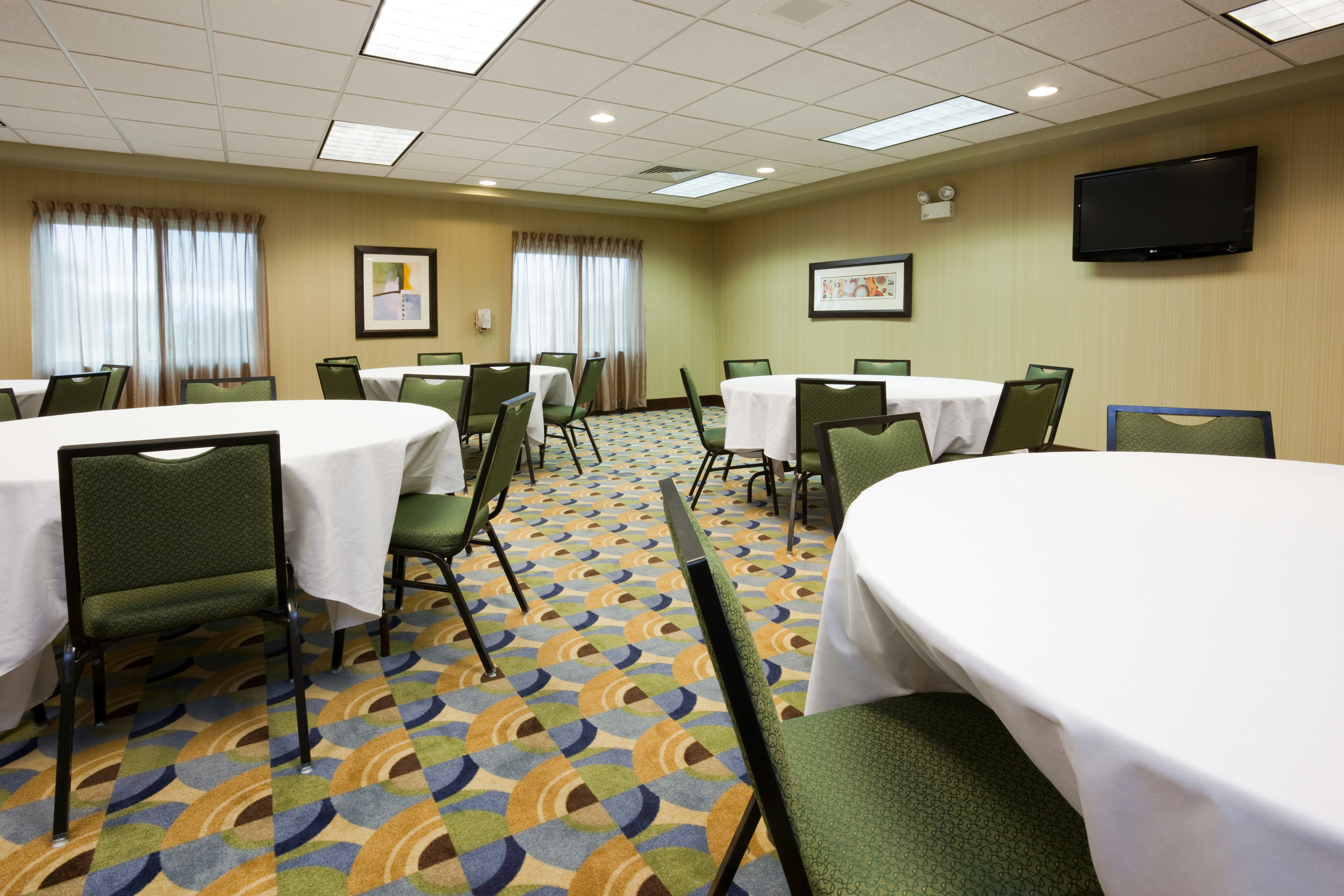 Holiday Inn Express Hotel And Suites Madison Verona 53/58