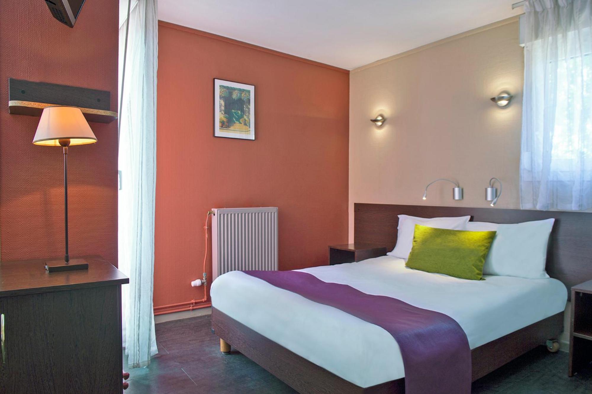 Executive Triple Double Bed Plus Single Bed