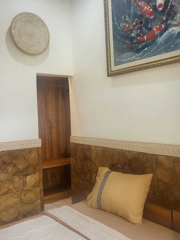 Bulan Bali Hostel 35/45