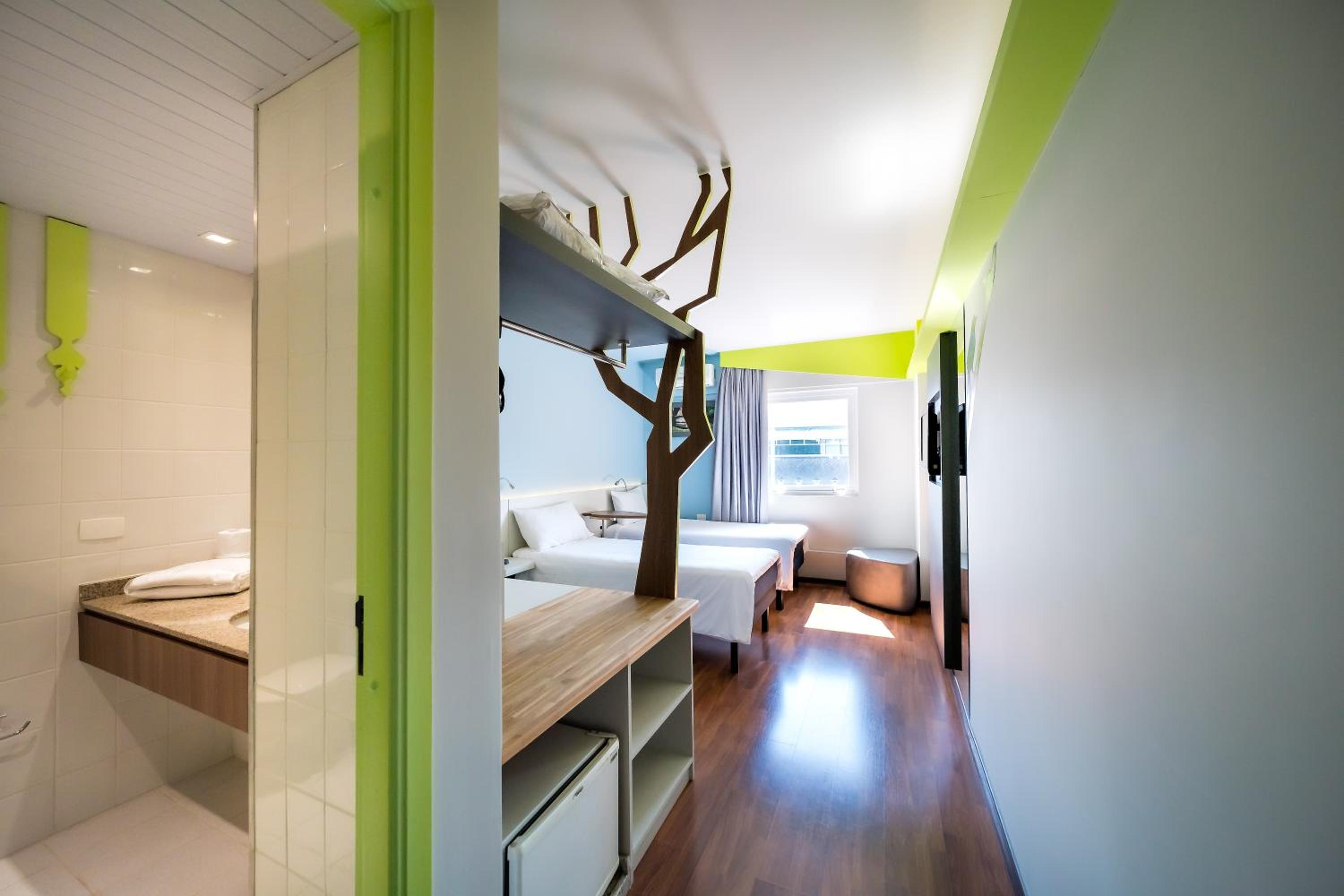 غرفة قياسية بسريرين منفصلين، ibis Styles Curitiba Centro Civico 9/10