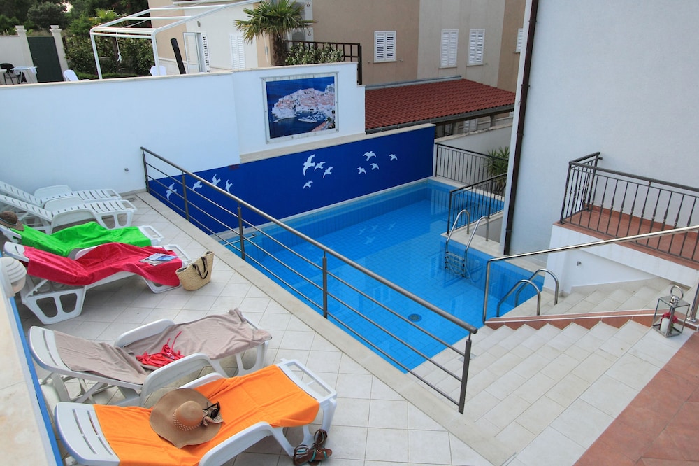 VILLA ERNA 14/61