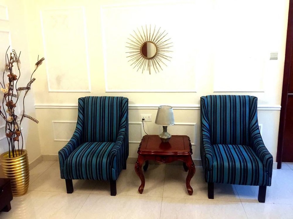 Rightgate Hotel & Suites 16/30