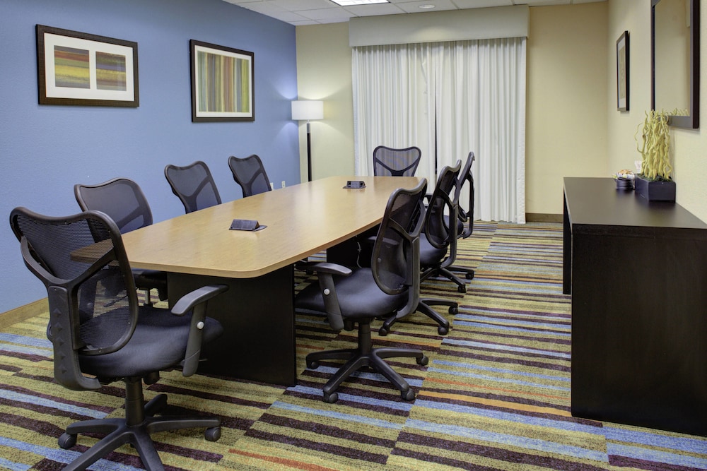 Fairfield Inn & Suites Seymour 38/40