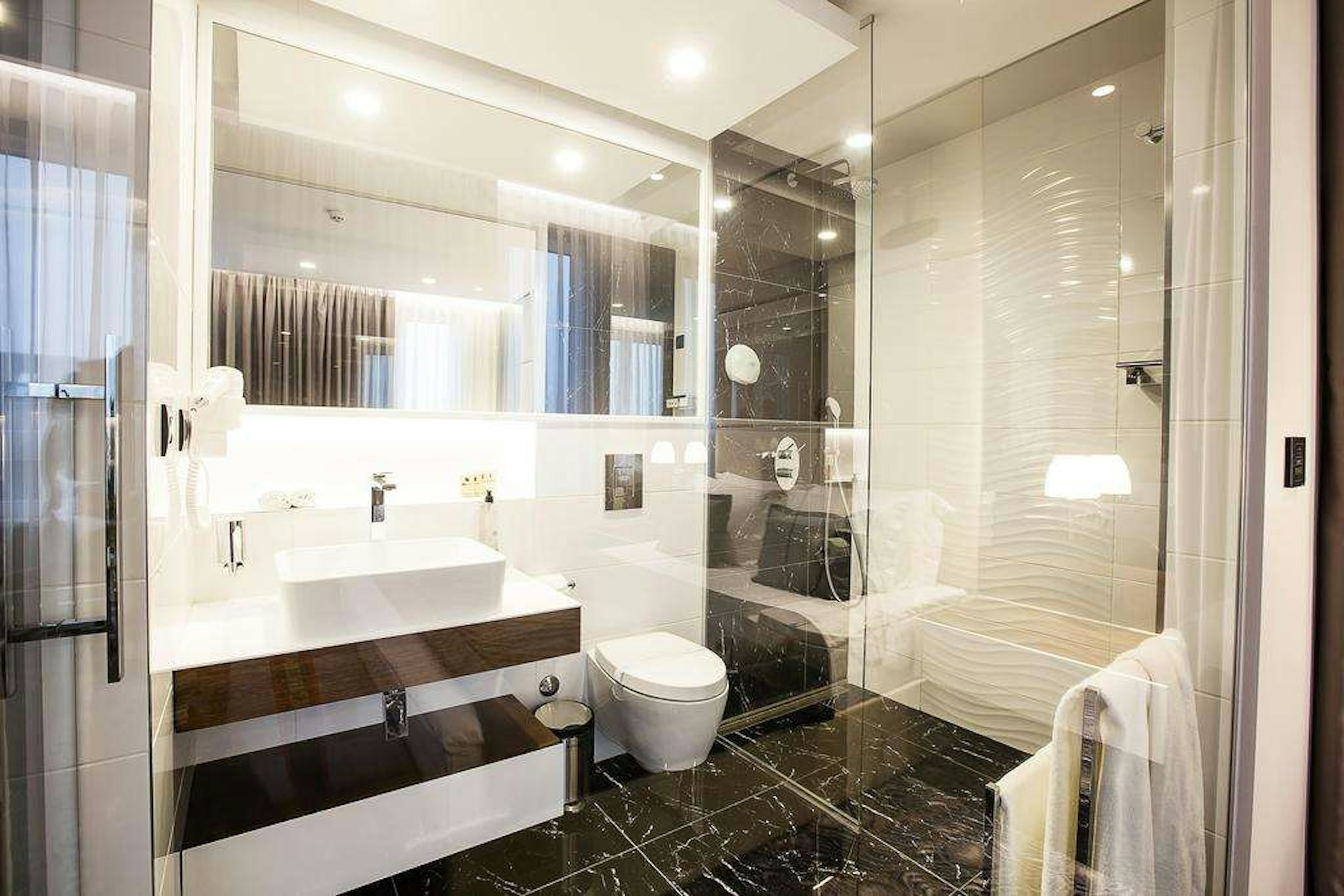 SKY HOTEL 49/49