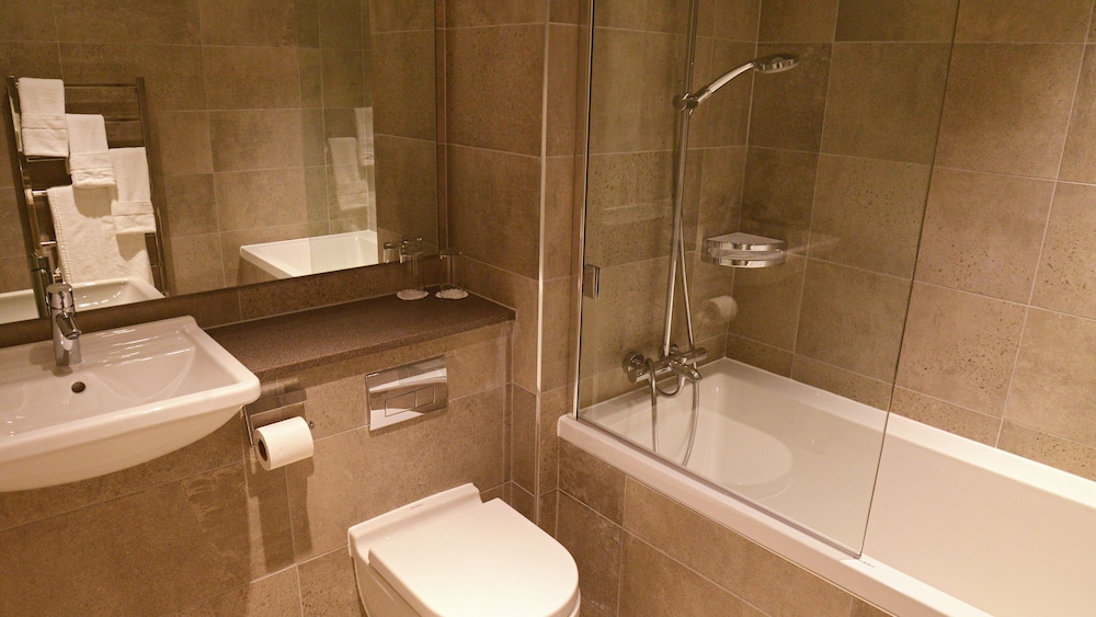 Wrightington Hotel And Country Club 34/80