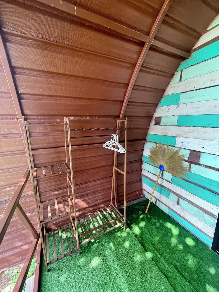 Cliff Cottage Resort 38/75