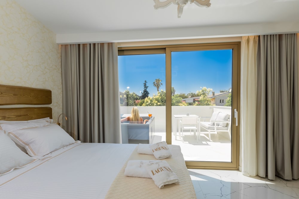 Laguna Resort 4/41