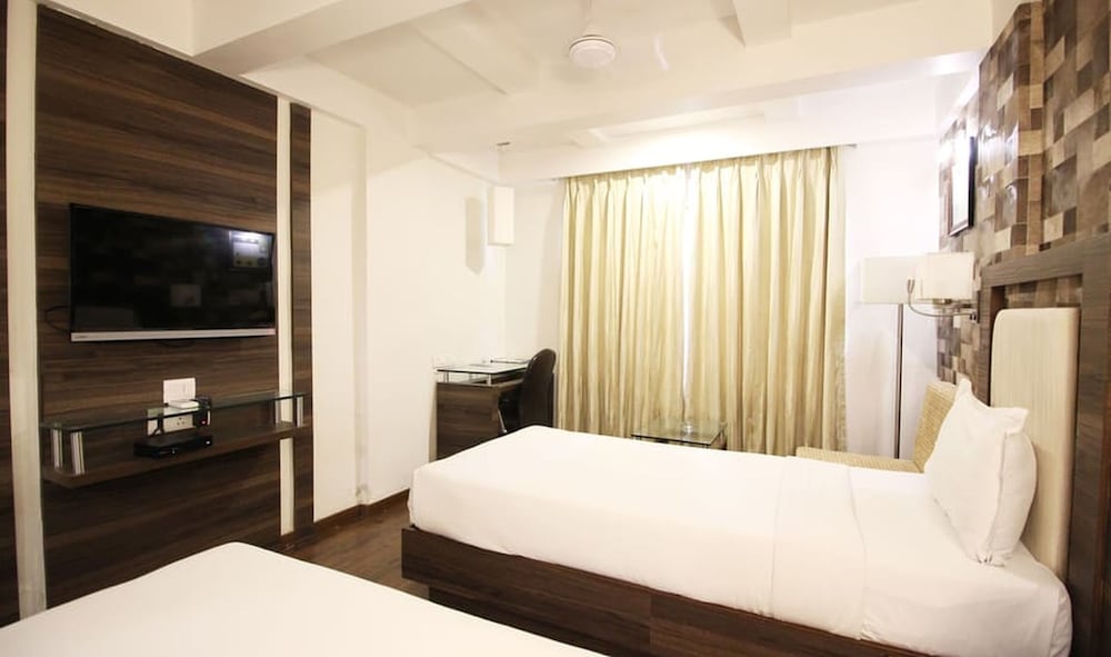 Hotel Aaram Orchard 11/47