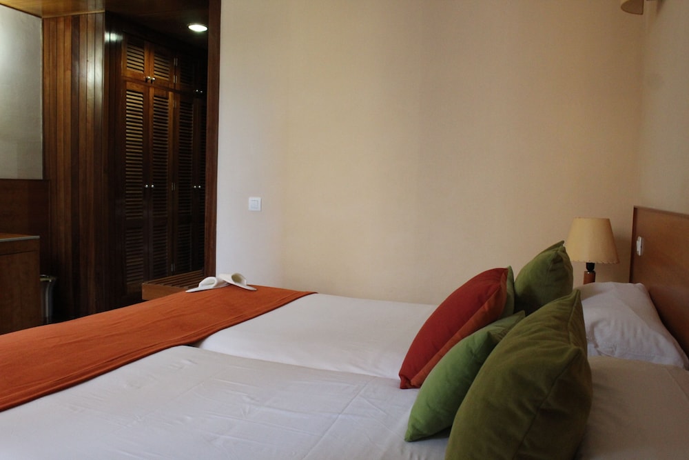 Hotel Escuela Santa Cruz 12/67