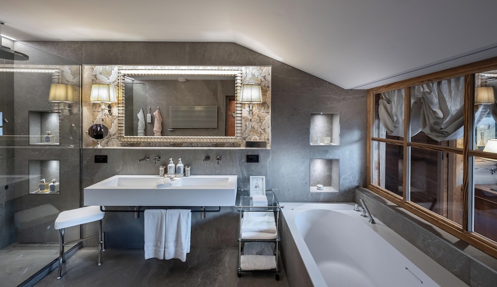 Suite, Sauna, Hot Tub، AUBERGE DE LA MAISON 6/7