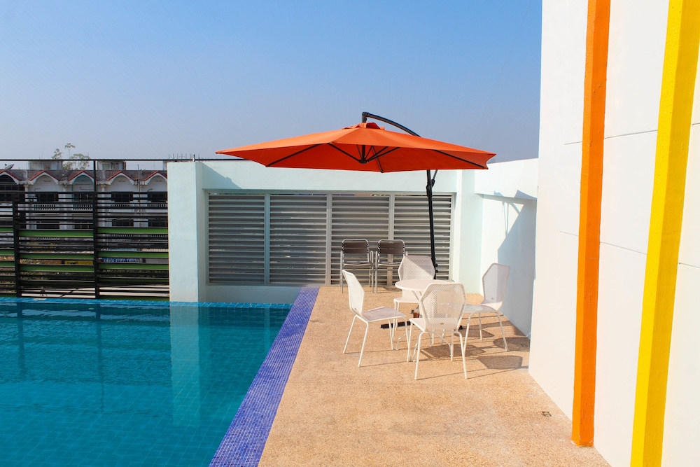42C The Chic Hotel 47/49